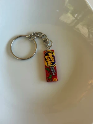 Nyckelring Hubba Bubba  - Nyckelring som jag satt ihop själv💕