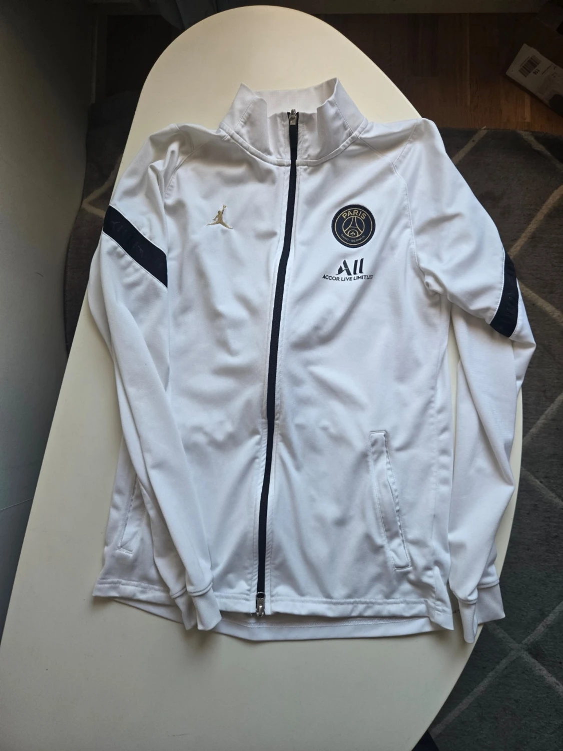 Snygg vit psg och nike ziptröja  - 1