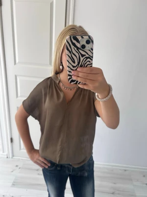 blus från soaked - jättefin blus