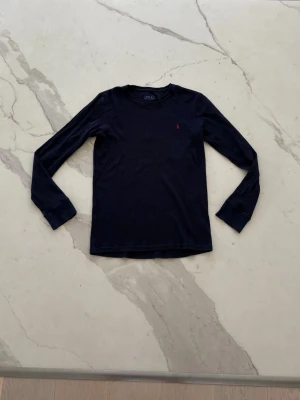 Polo Ralph Lauren tröja - Ralph Lauren tröja | det är en sleepwear men kan användas som en vanlig tröja | storlek L | tunt material | skick 9/10 | pris kan diskuteras!