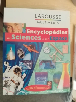 Larousse Encyclopédies Sciences & Espace - En färgglad och illustrerad bok från Larousse Multimedia om vetenskap och rymden. Omslaget visar bilder på astronauter, rymdfärjor, mikroskop och kemiska experiment. Perfekt för dig som vill utforska naturvetenskap och astronomi på ett spännande sätt. Franska språket.