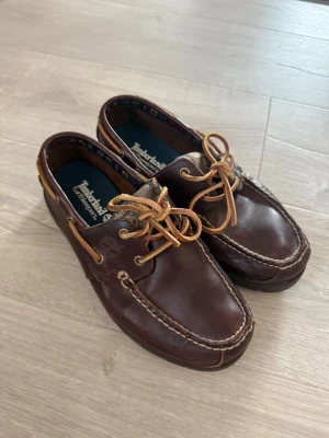 Timberland Eartkeepers båtskor - Klassiska Timberland Earthkeepers Båtskor i Brunt Läder – Storlek 40   För småa för mig så dem har aldrig blivit använda