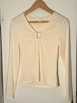 H&M T-shirt  - Tshirt från H&M i storlek M