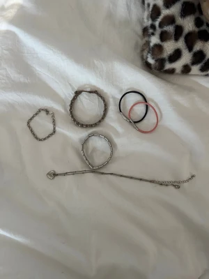 Smyckes kit - Fint smyckes kit, allt för 10kr