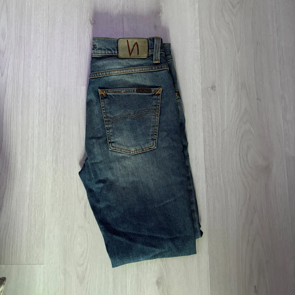 Nudie jeans. Lean Dean W29 L30 dem är i toppskick använda en gång. Inge slitage eller defekter passar till dig som gillar Slim fit. Skriv i dm!💪🏻💪🏻. Jeans & Byxor.