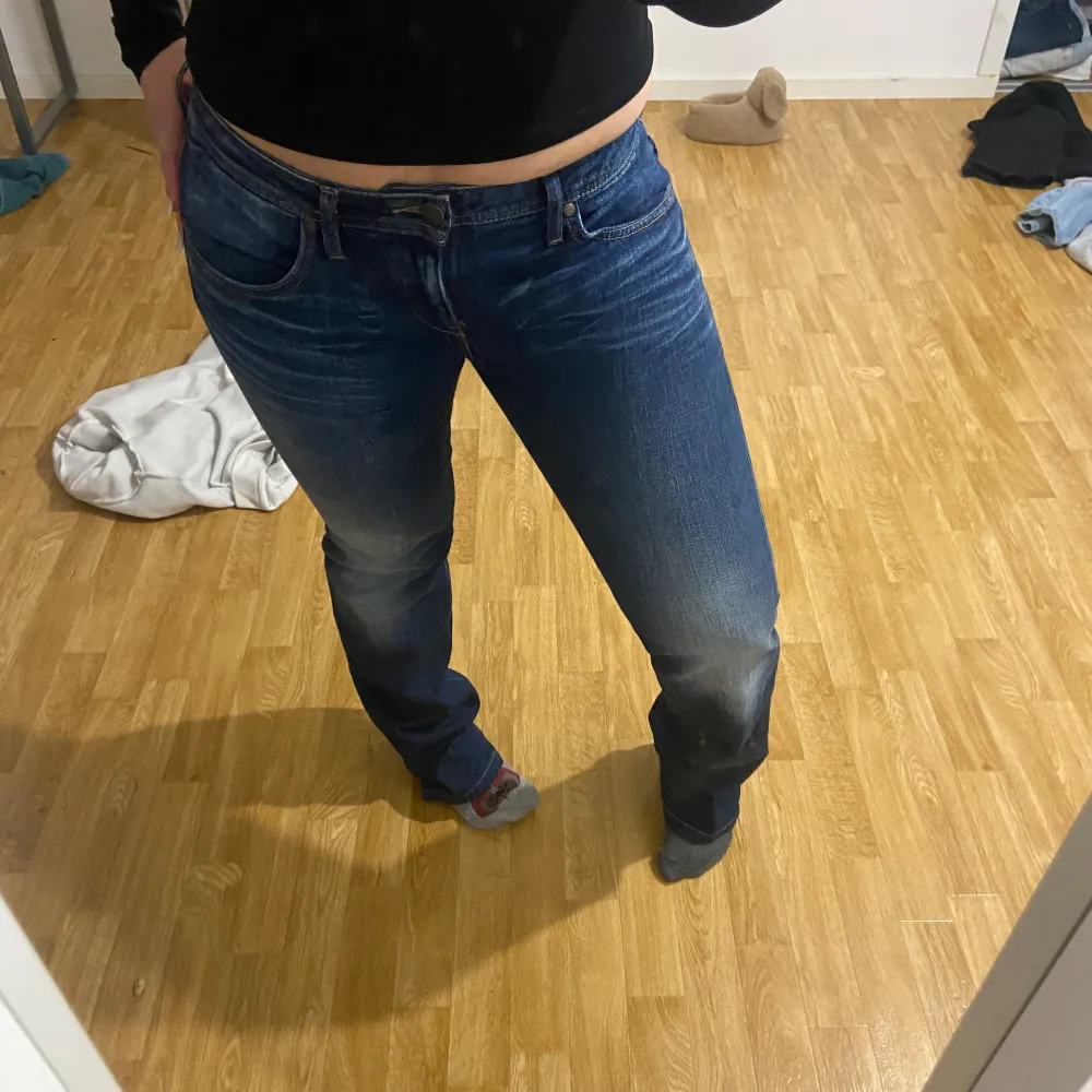 jättesnygga mörkblåa jeans W30L32, kolla gärna in mina andra annonser🥰. Jeans & Byxor.