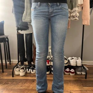 Diesel jeans - Fina diesel jeans i storlek W25 L32. Tveka inte på att skriva privat om du har frågor!🩷Pris kan diskuteras