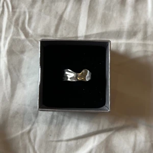 Fin ring - Säljer denna ring som inte kommer till användning💕