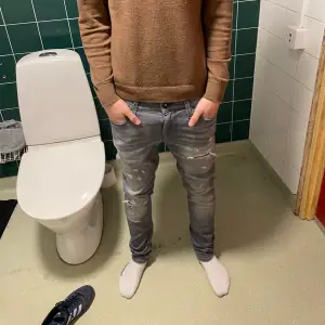 Jeans från Jack and Jones passform skinny Liam  Perfekt skick helt nya med lappen kvar 