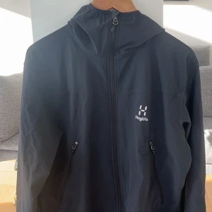 Haglöfs jacka - Haglöfs apex jacka i fint skick, inga skavanker. Pris kan diskuteras vid snabb affär