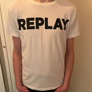 Sjukt snygg replay t-shirt för endast 349! Tröjan har inga defekter och är i storlek M. Hör av dig vid frågor eller funderingar🤝