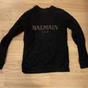 Äkta balmain sweater, säljes för 1500kr, nypris 4500kr