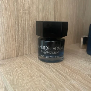 Ysl bleu eleqtrique - 60 ml med ungefär 50ml kvar