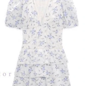 SÖKER DENNA FRPN ZARA - Söker denna Fprn zara i storlek xs-s för ett rimligt pris🥰