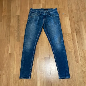 Tiger of sweden jeans - Skit snygga tiger of sweden jeans med skit nice och skön passform. Köpte dem hellt nya och har inte andvänt dem typ så de har inga felheter. Pris kan gärna diskuteras