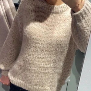 Grovstickad tröja - En så fin grovstickad tröja från Vero Moda som inte kommit till användning. 