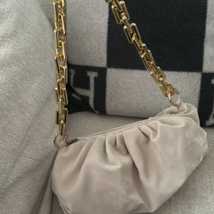 Fin väska rymlig bra skick  - En fin väska bra skick 