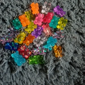 Smycken  - Genomskinliga gummibjörnar 