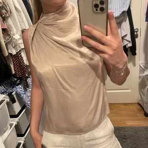 Topp - Jättefin topp från zara, aldrig använt!