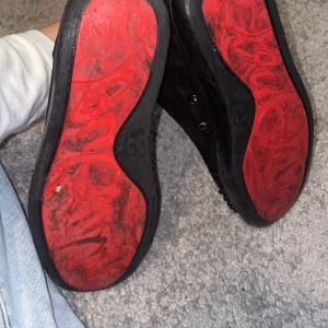 Någon köpa Christian loubs äkta - Skick:7:10 Stl:38 Svarta