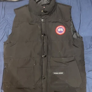 Canada Goose väst - Inte äk7a använd men inga defekter