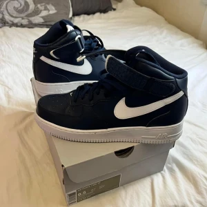 Nike air force 1 mid  - Helt nya oanvända Storlek: 43 Condition 10 av 10