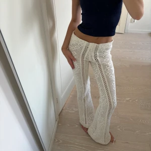 Virkade byxor  - Helt stört snygga virkade bootcut byxor,  jag är 175💕