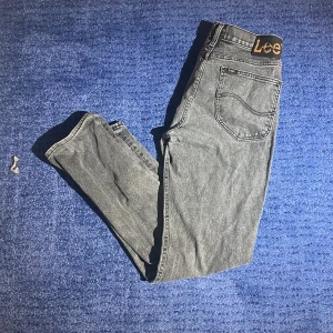 Lee jeans w31 l32 - Fina nästan nya lee jeans svarta w31 l32