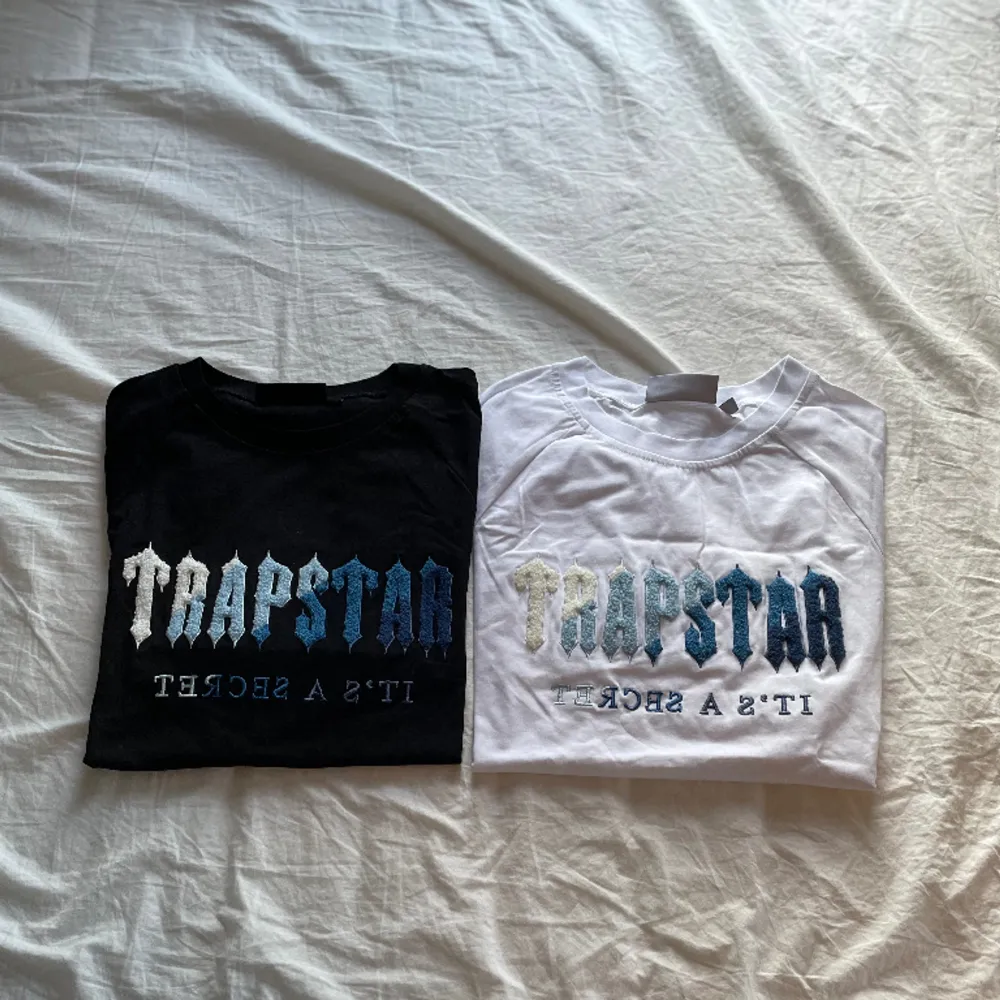 Säljer nu mina 2 trapstar t-shirts då jag ej använder dom, båda är bara använda nån gång så skicket är som nytt, storlek S på båda, givetvis äkta, vid fler frågor är det bara att skriva☀️. T-shirts.