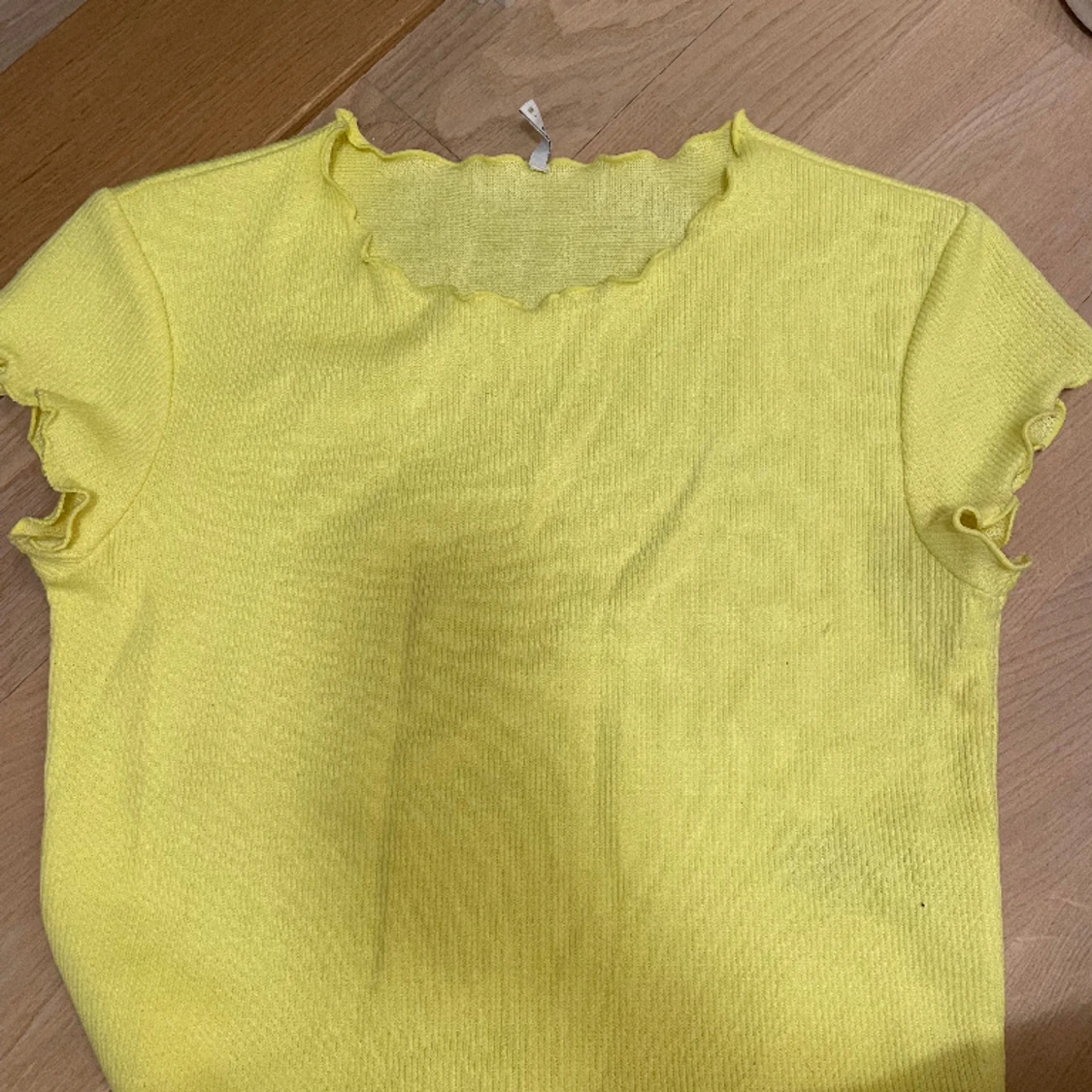 Smått ribbad tröja