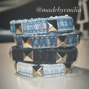 Nitarmband i jeanstyg - Välj mellan ljusblå/blå/svart/grå 100kr/st. Standardmåttet är 16cm skicka annars egen mått om du vill!! Finns guldnitar som är något större än silvernitarna Säljer även dubbel (bild3) för 195kr/st. •FRI FRAKT VID KÖP AV TVÅ •SÄLJER FLER EXEMPLAR💘💘