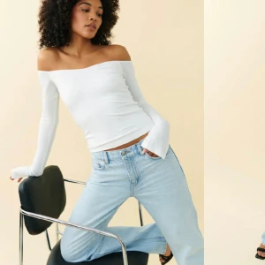Off shoulder topp - Säljer denna jätte fina tröja från Gina Tricot. Jätte fin till fest men också fin vardagligt💕Säljs då den inte kommer till användning