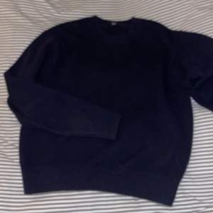 En ull tröja från uniqlo❤️ Använd en gång så i väldigt bra skick! Nypris 399 kr💕