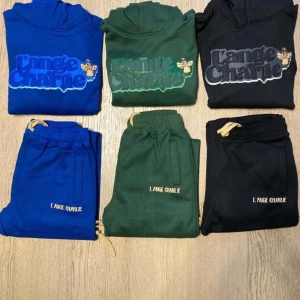 Dress - Tja! Säljer min snygga dress från L’ange Charlie, storlek M, hoodien är knapps använd men byxorna är använda, nypriss 1200