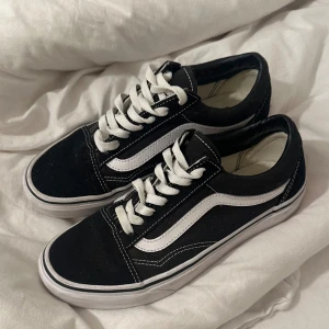 Vans - Säljer dessa eftersom de inte riktigt är min stil🩷 Använda ett fåtal gånger och är iprincip i nyskick!🥰