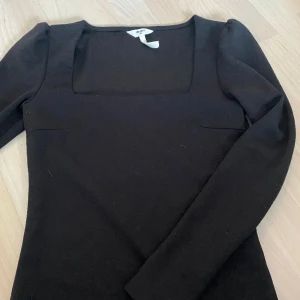 svart topp!  - jättefin svart långärmad topp från object!! 💘
