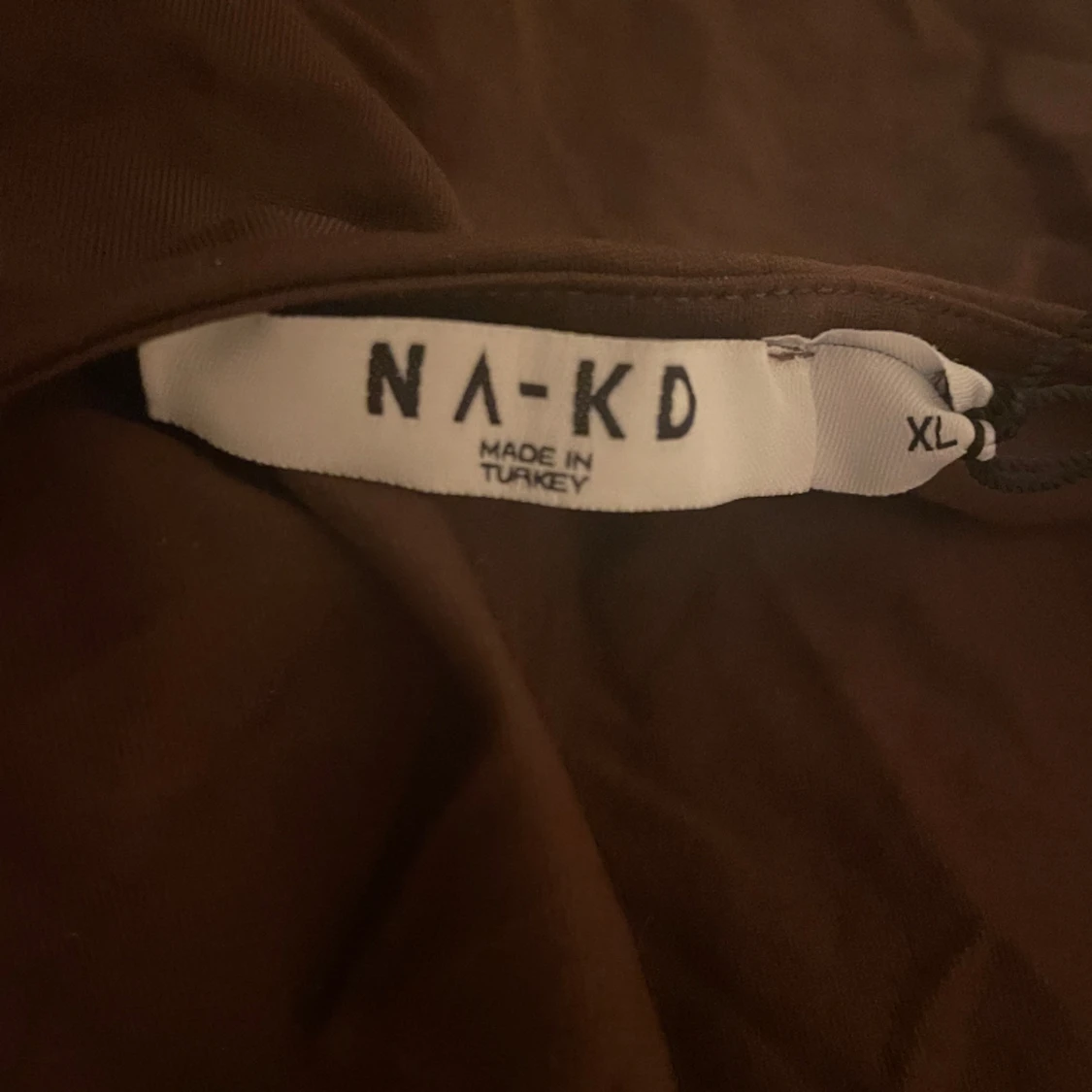 En brun långklänning  - 91