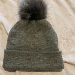 Mössa - Mössa  One size  Oanvänd 