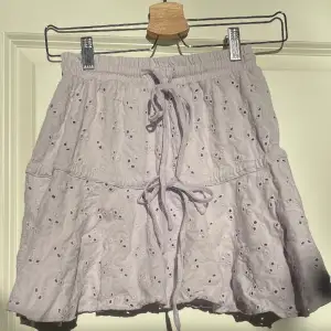 Lila kjol till sommaren, superfin och aldrig använd!💕
