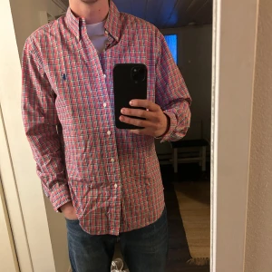 Ralph lauren skjorta - Skjorta från Ralph lauren, som inte används längre! Jag är 184 och storleken på skjortan L