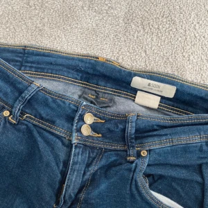 Jeans low waist W27 L32 Sqin  - Säljer dessa vintage jeans för 250kr!