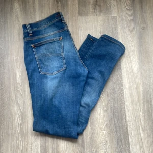 Nudie jeans  - Nudie jeans 33/34. I jättefint skick. Nypris 1600. 