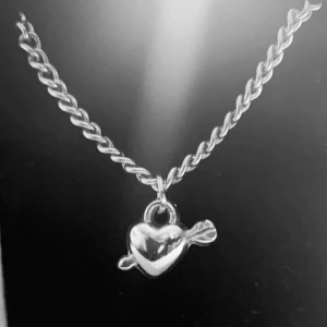 Halsband  - Jättefint halsband, egen tillverkat. Köp ett för 159kr Modell 020