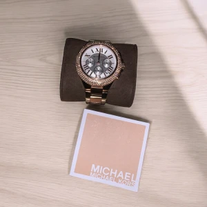 Michael Kors klocka MK-5636 roséguld - Nyskick. Batteriet måste bytas ut.