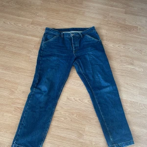 Jeans från zara  - Jeans från zara storlek 44. Okej skick 