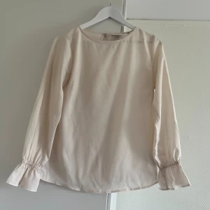 DAY blus  - Ny oanvänd inget att anmärka på  Normal i storlek🫶🏻