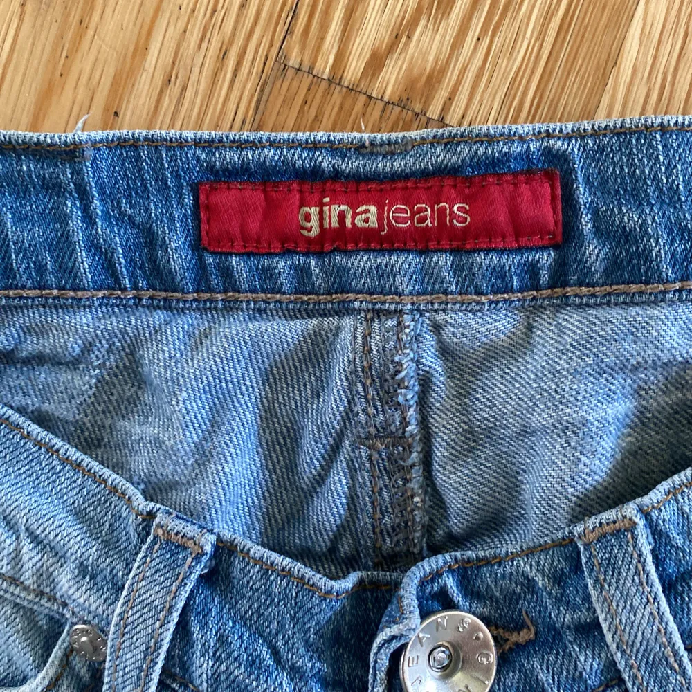 Jeans från Gina storlek 24/32. Jeans & Byxor.