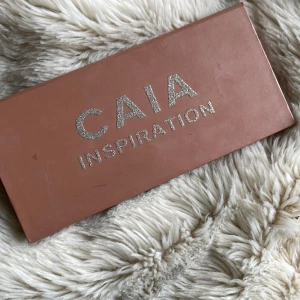 Caia  - Säljer denna Caia palet