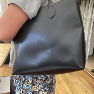 Väska - Fin väska i bra skick, inte använd så mycket. 