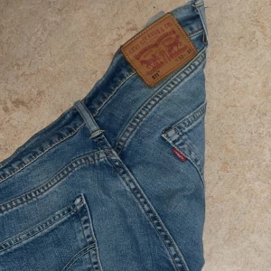 LEVIS 511 - SKRIV OM DU UNDRAR NÅGOT Slim passform Perfekta jeans De är klippa m.m neretill så dom sitter lite ”bootcut)